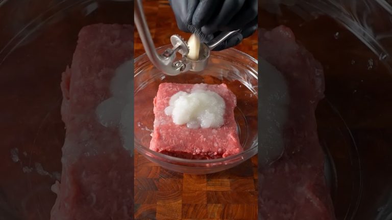 A wonderful bread recipe with beef #food #meat #cooking #shorts