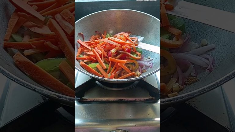 Red Sauce Pasta Recipe #shots #youtubeshorts #viral #recipe #instantrecipe  #redsaucepastarecipe