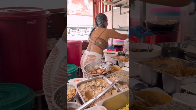 She Cooking Mix Seafood Tom Yum – Thai Street Food