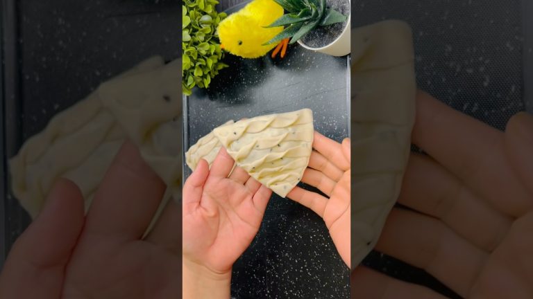 Easy samosa folding method for beginners! #viralvideo#tranding#sound#recipe 🙏Please rate 1-10🫶