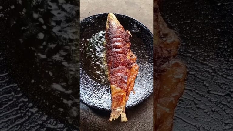 ଗୋଟା ମାଛ ଭଜା🐠Full fish fry🐟#shorts #youtubeshorts #minivlog #viral #fish