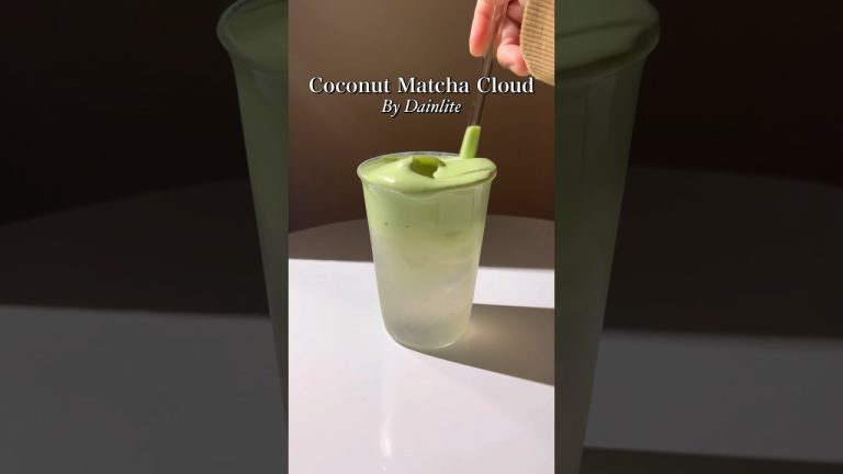 Making The Viral Coconut Matcha Cloud at Home!💚🥥 #shorts #matcha #homecafe #recipe