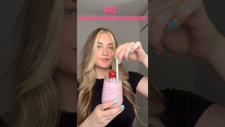 DIY HEALTHY AARDBEI / HONING MILKSHAKE!🍯🍓 #diy #food