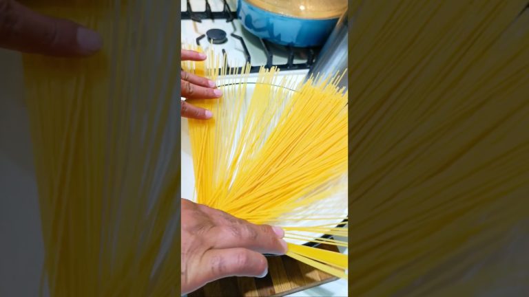 Ən sevdiyim yemək Spagettinin hazırlanması🤌🏻 #shortvideo #spaghetti #spagetti #kesfetteyiz #cooking