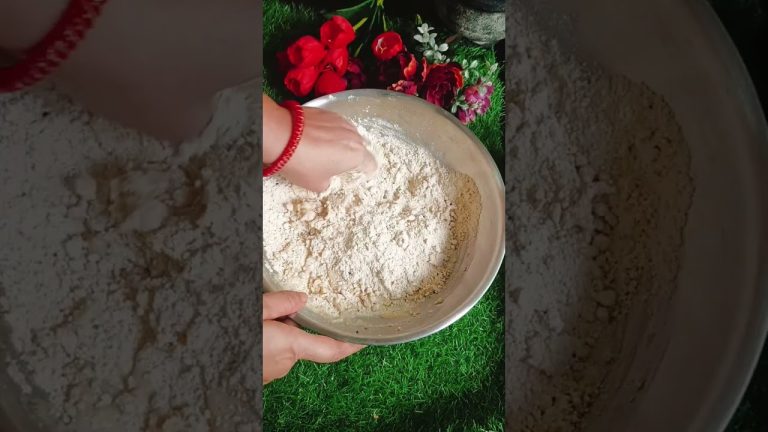 आटा गुदने का सही तरीका#reels #food #viralshort #viral #easyrecipe  #shortsviral #bread #roti