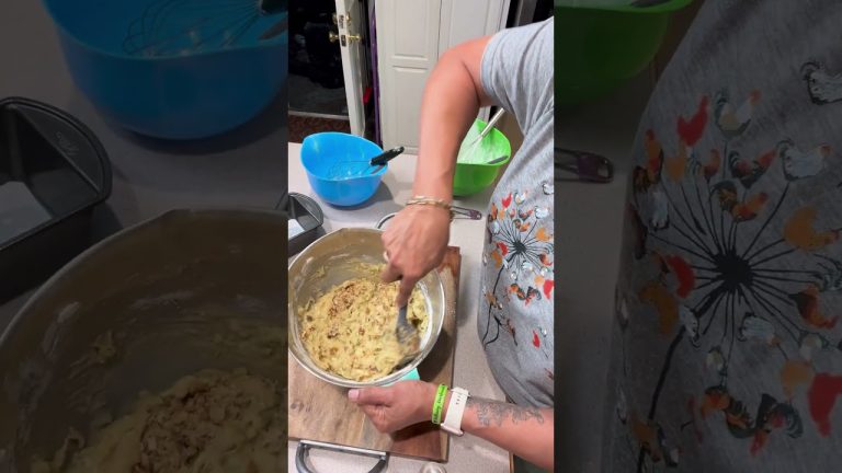 HOW TO MAKE ZUCCHINI BREAD LIKE MY MAMA ~ recipe