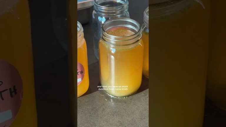 🍲Make this on your Sunday Reset! Recipe below Ingredients: ⁃ Beef or chicken bones (ask your butcher