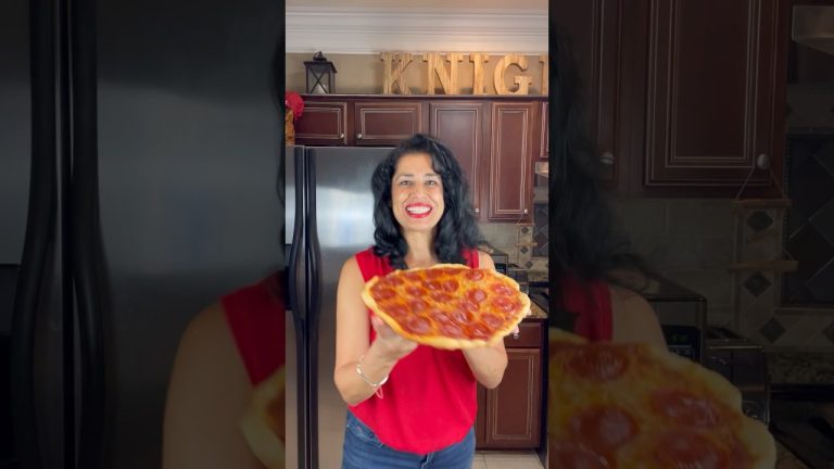 Easy Homemade Pizza!!!! Recipe in video description