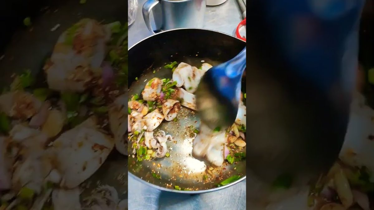 #ลาบปลาหมึก #currypaste #streetfood #foodchannel #foodtruck #cooking #eating