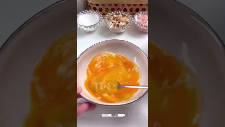 how to cook hot instant noodles with pork chop