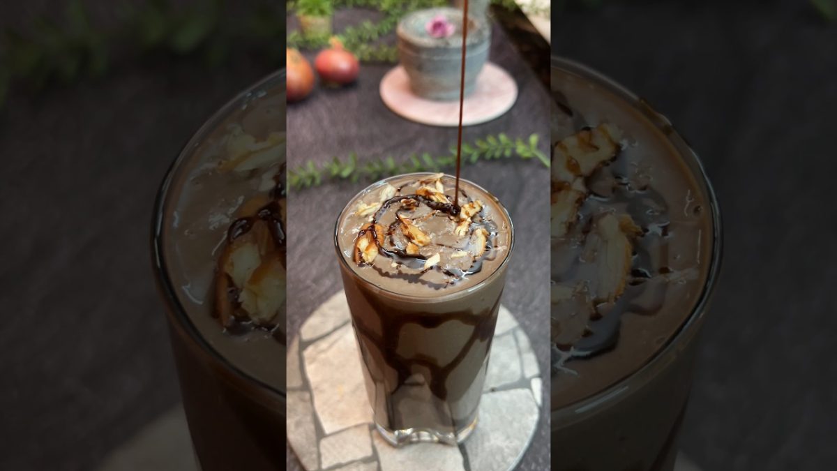 Health Chocolate Shake 🥤🍫 #shorts #chocolateshake #healthyshake #healthydrink #chocolatedrink #food