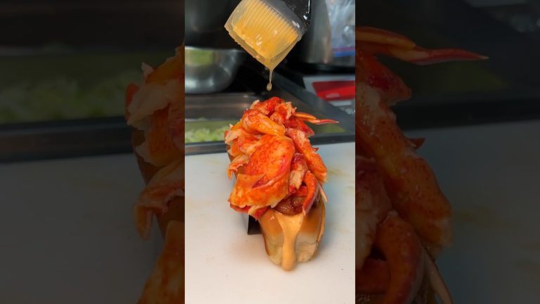 Part 2 of 3: We entered LOBSTER ROLL HEAVEN at Red Hook Lobster in Brooklyn NYC! #DEVOURPOWER