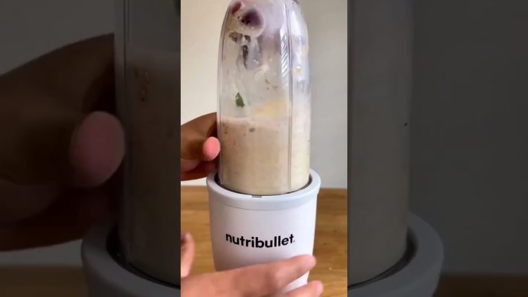 Create your own smoothie by @smoothieschallenge!