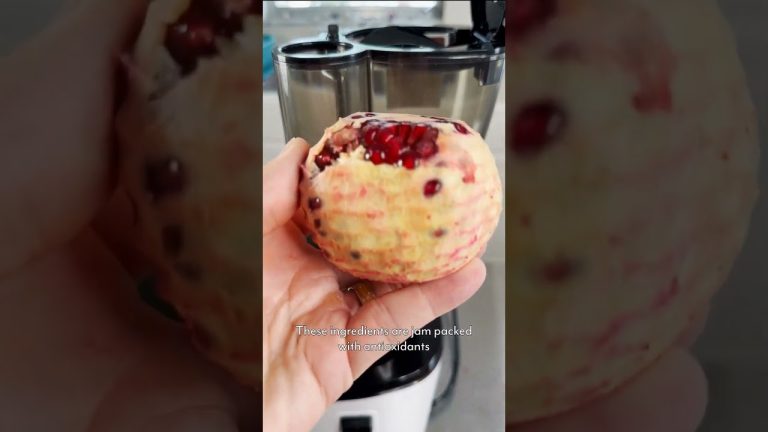 🫐 Super Antioxidant 2-Ingredient Juice Recipe | Kuvings REVO830 @JuiceFeaster