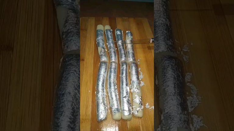 केवल 4 मिनट में बिना गैस जलाये बिना मावा बहुत कम दाम में मावा रोल/Sweet Mawa Roll  Banane Ki Recipe