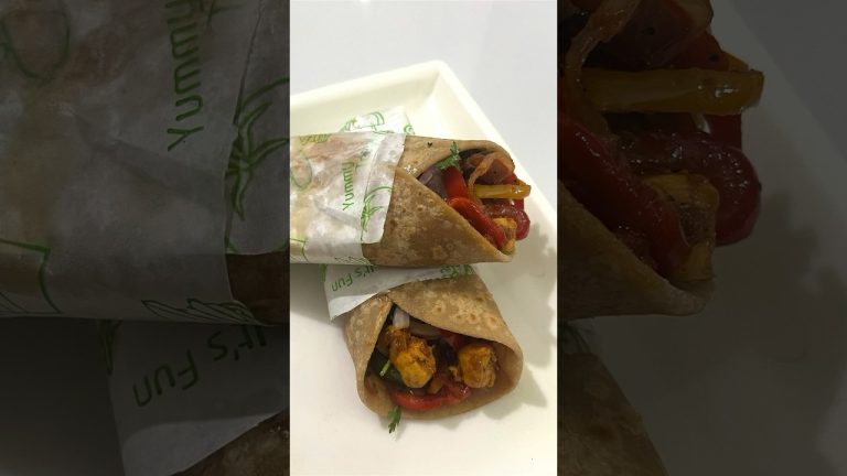 Street style veg kathi roll #shortvideo #shorts #trending #viral #youtubeshorts #short #viralvideo