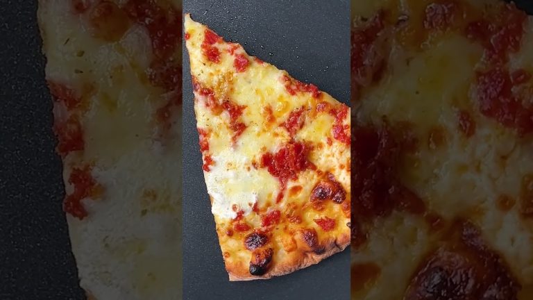 Best Way to Reheat Pizza #Shorts