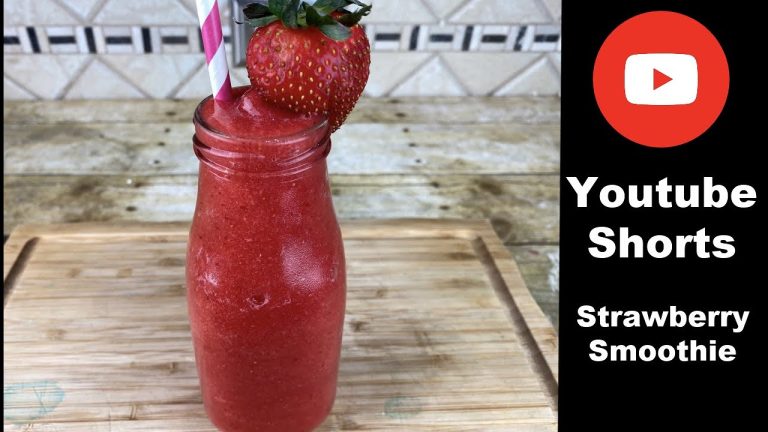 Homemade Strawberry Smoothie #Shorts