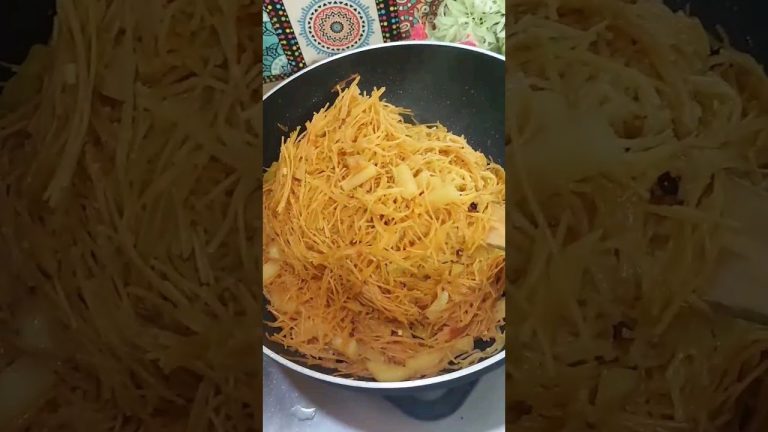 Chatpati Aloo wali Sewiyan Recipe || Namkeen Sewiyan Recipe #viral #food #cooking #spicysewiyan#yt