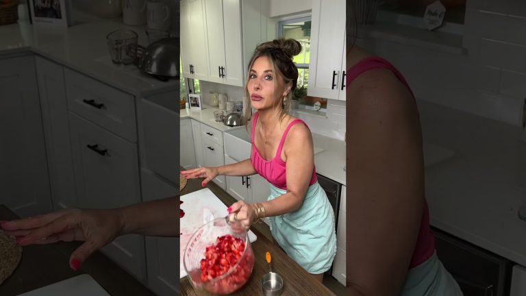 Fathers like strawberry cheesecake too 🤷🏼‍♀️ 🕺🏼🙋🏼‍♂️