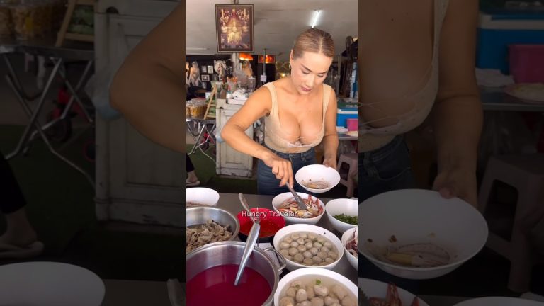 Stir-fried seafood with basil – Thai Street Food