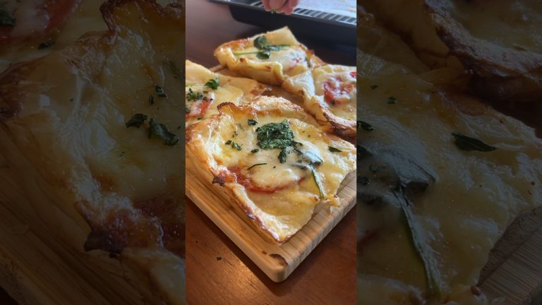 Mozzarella Cheese and Tomato Upside Down Pastry #puffpastry #recipe #shorts