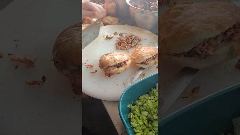 Roasted pork bun #food #cheflifeamazing #foodclips #streetfood #foodshorts #foodvideos #amazingfood