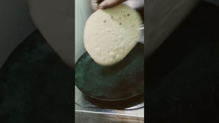 Rotiyan..🫠😋 #food #streetfood #roti #foodie #indianfood #rotilover #indianbread #recipe #rotirecipe