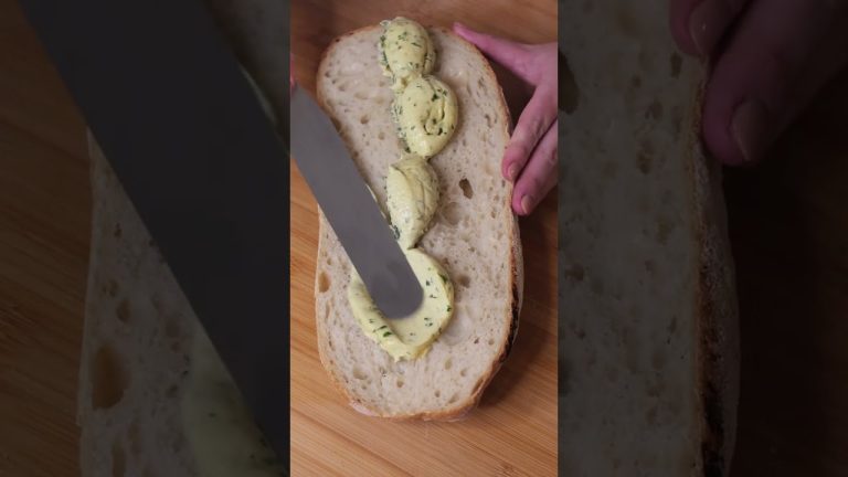 Recipe Cheesy Garlic Bread: A Flavourful in Unique Style#cooking #cook#shorts #viralshorts#subscribe