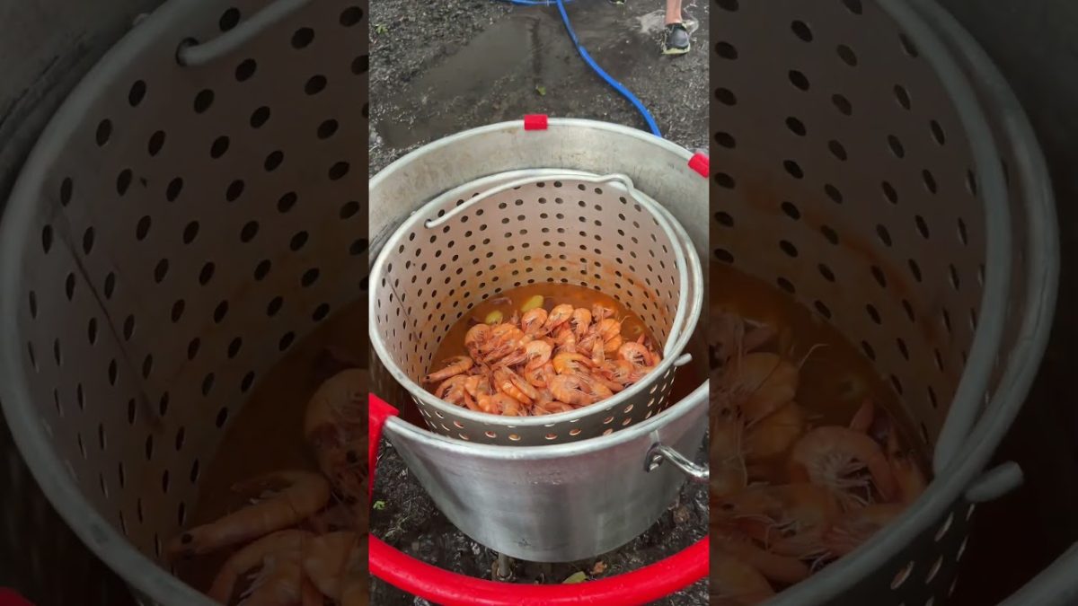 We boil even when it’s raining #seafood #shrimp #seafoodboil #shrimpboil #cajun #louisiana #foodie