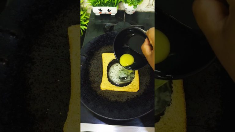 Quick Bread Omelette | Puri Duniya Subha Nahi Uthna Chahati | #shorts #Breakfast