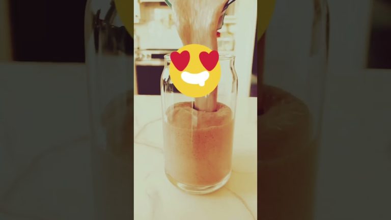 This Cookies & Cream #smoothie  Yes, It's Delicious 😋 🍪 #shorts