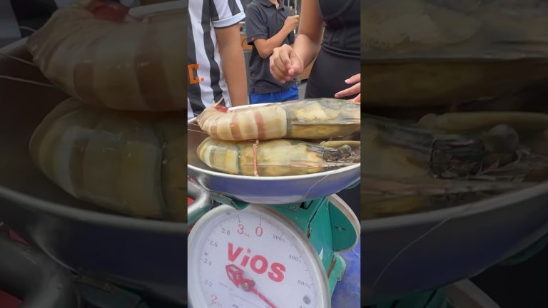 Huge 300G Tiger Prawns with Garlic Butter #food #shorts