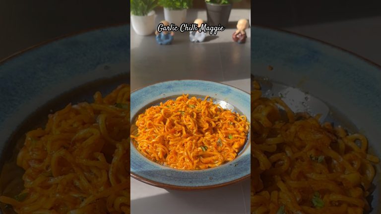 Trending Recipe of Garlic Chilli Maggie #shorts #maggie #recipe #viral