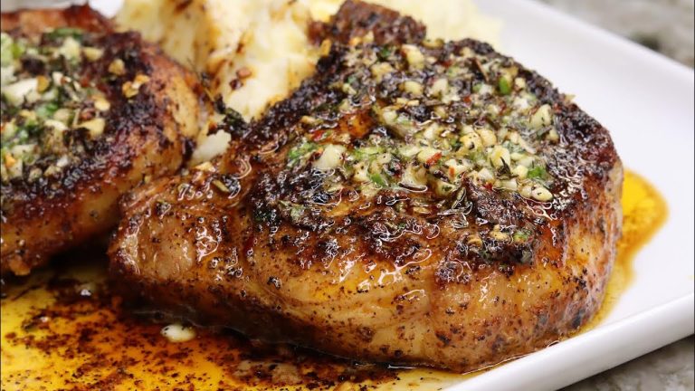 Juicy Garlic Pork Chops | How To Make Garlic Pork Chops