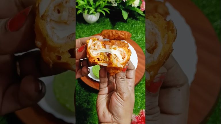 Onion Bread Cheese Roll Recipe | Is Rainy ⛈️ Season Ye Snacks Banao | #shorts #cheeseroll #breadroll