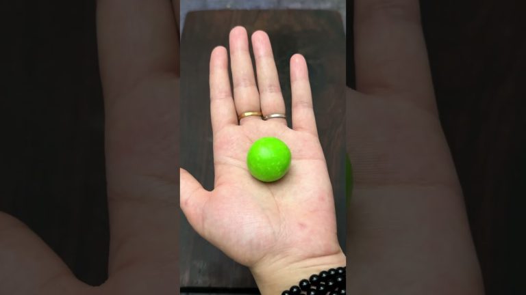 बिना गैस जलाएं नए तरीके की अनोखी मिठाई Bina Gas ki Recipe #sweet #viral #trending #shorts #dessert