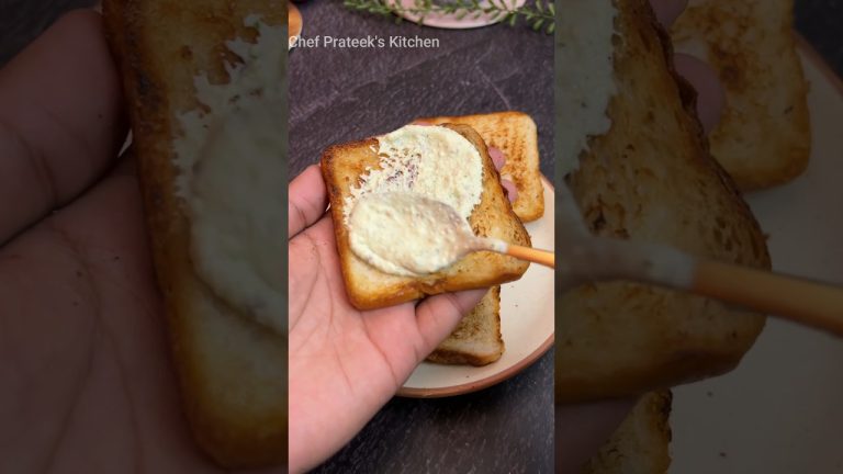 Cheese Garlic 🧄 BREAD 🍞 #shorts #garlicbread #garlicbreadtoast #snacks #breadrecipes #snacksrecipe