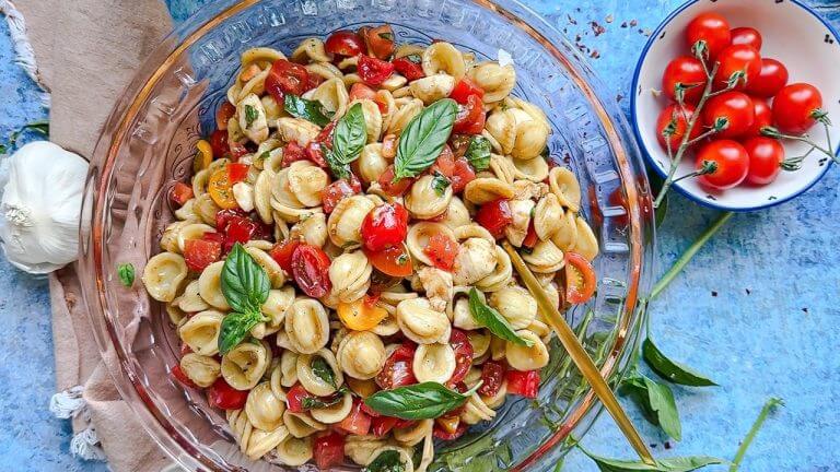 Caprese Pasta Salad – The Perfect Summertime Recipe!