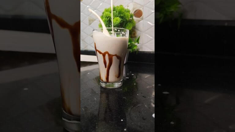 healthy banana smoothie #milkshake #trending #smoothie #food #drink