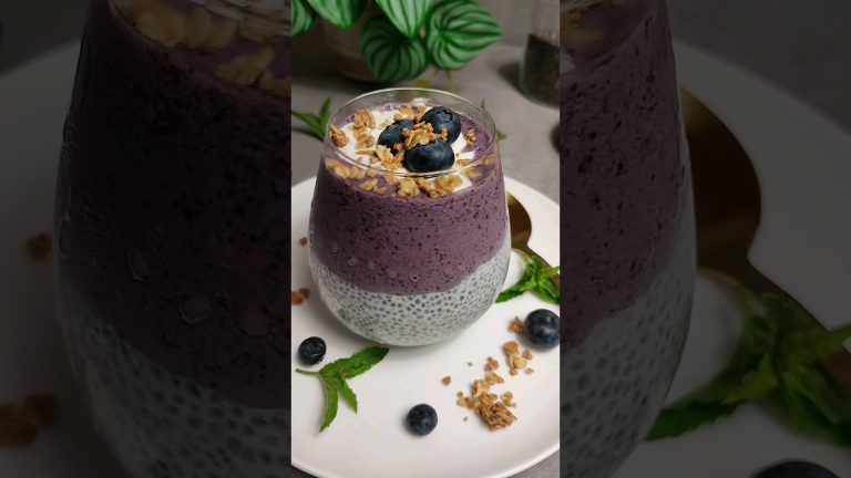 Blueberry Chia Pudding Parfait 🫐 #healthyrecipes #dessert #chiapudding