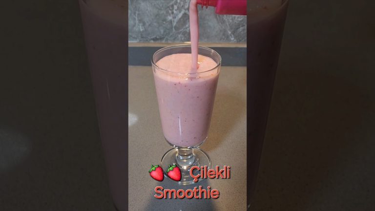 Yazin en güzel içeceği Çilekli Smoothie. #music #youtubeshorts #food #smoothie #youtube