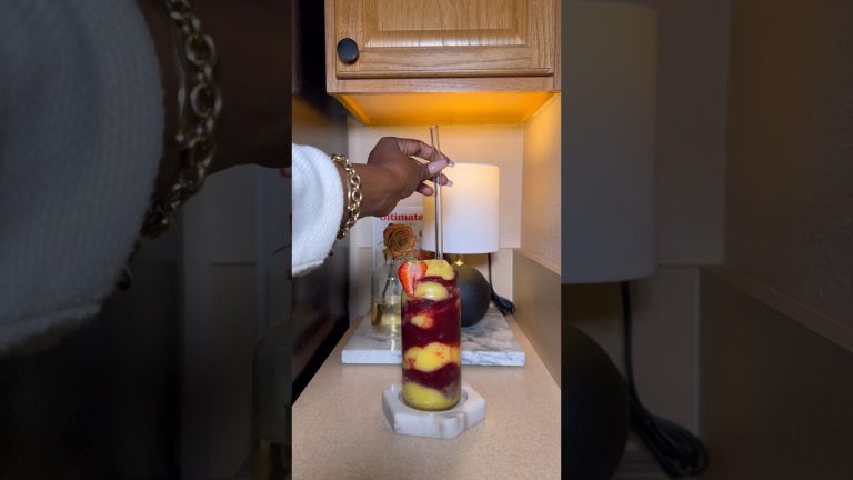 AT HOME FRUIT SMOOTHIE