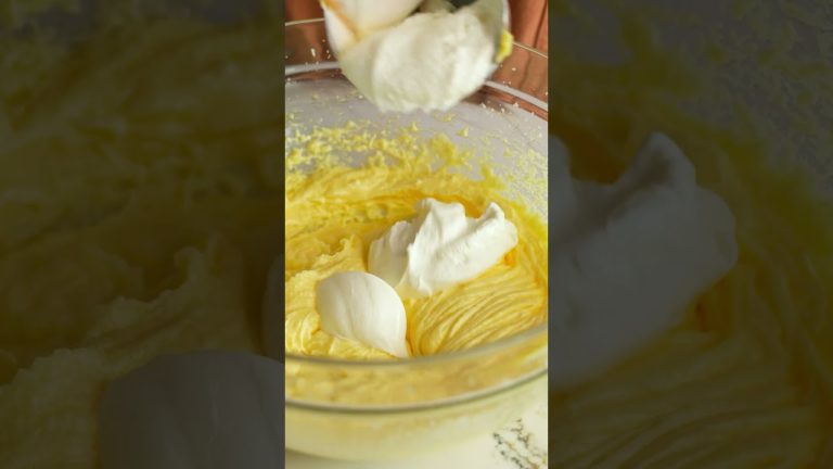 Chef Kris Makes Skillet Peach Cake | Lodge Cast Iron Recipe of the Month