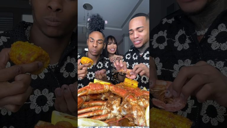 @LovelyMimi COOKED A SEAFOOD BOIL FOR US & IT WAS SOO GOOD! 😋 #foodycouple