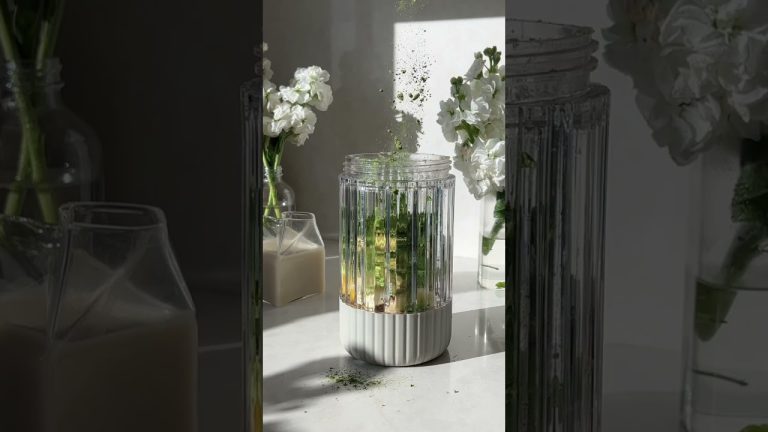 Healthy Matcha Smoothie | 10 Minute Recipe