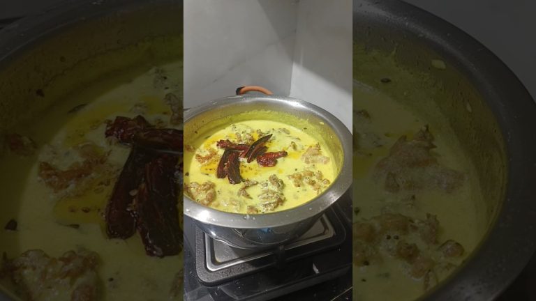 कढी भजे|पकोडे कढी|कढी जिरा राइस #कढीपकोडे #recipes #AartiArke #maharashtranrecipe #shrots #ytshorts