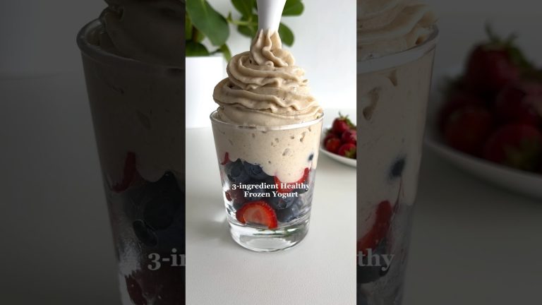 Healthy Dessert Idea: 3-ingredient Frozen Yogurt😍 #healthydessert #healthyrecipes #healthyfood