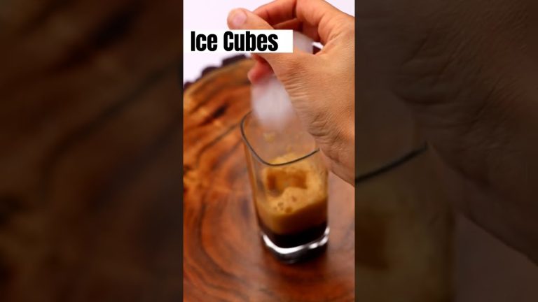 1 Minute Cold Coffee#Shorts #recipesoftheworld #cofee#coldcofee