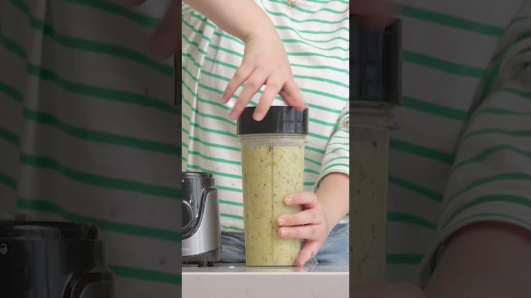 Compact size, convenient for a personal smoothie or health shake#smoothierecipes #blender#lareveuse